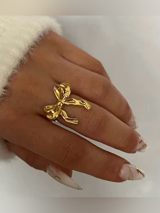 Anthropologie Jewelry - Vintage Shiny Gold Bow Ring